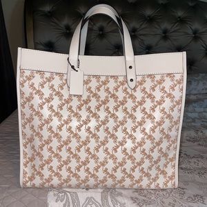 COACH Field Tote 40 With Horse And Carriage